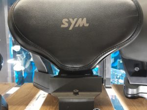پشتی زین SYM J200 (بکرست)